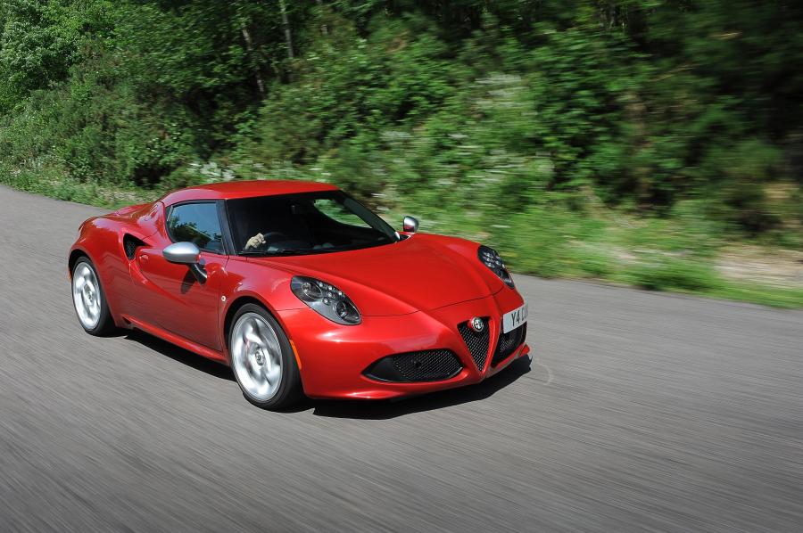  Alfa Romeo 4C 2014 года  (UK) (фото 8 из 24)
